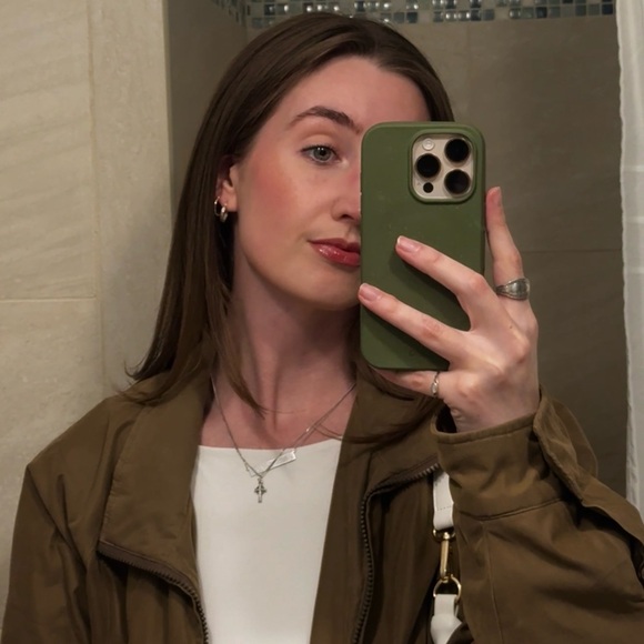 Meet your Posher, Eleanor - Picture 3 of 4